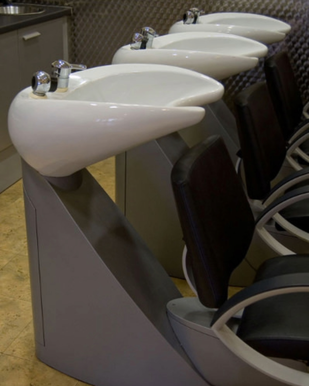 Fringe Benefits & La Bella Beauty Salon in Gloucester (3) Fringe Benefits & La Bella Beauty Salon in Gloucester (3)