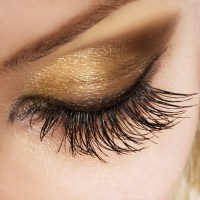 eyelashes